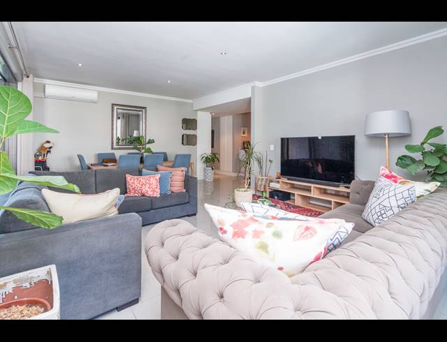 2 BEDROOM APARTMENT RENTED IN SEA POINT
